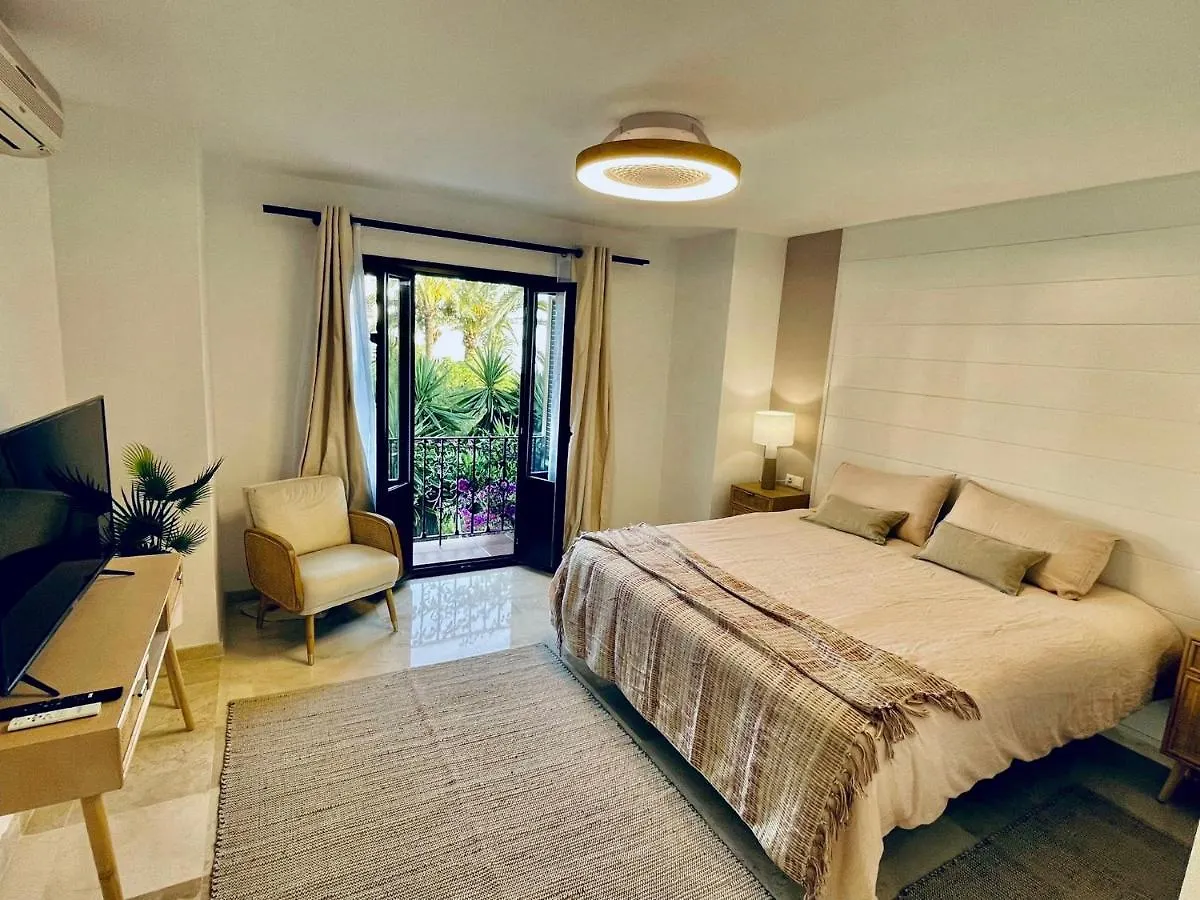 Apartamento Fantastic New Townhouse /Front Beach/2Bedr/2,5Bath Estepona España