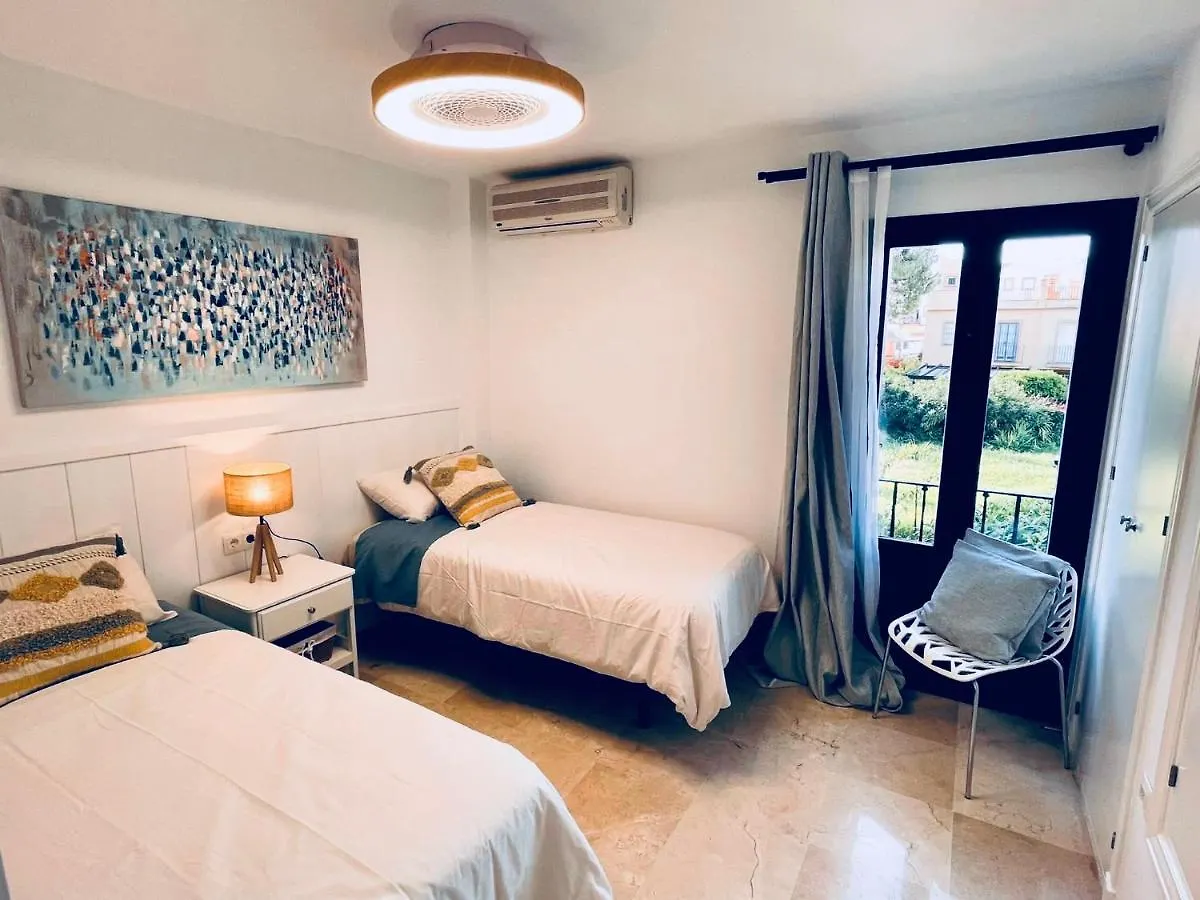 Apartamento Fantastic New Townhouse /Front Beach/2Bedr/2,5Bath Estepona
